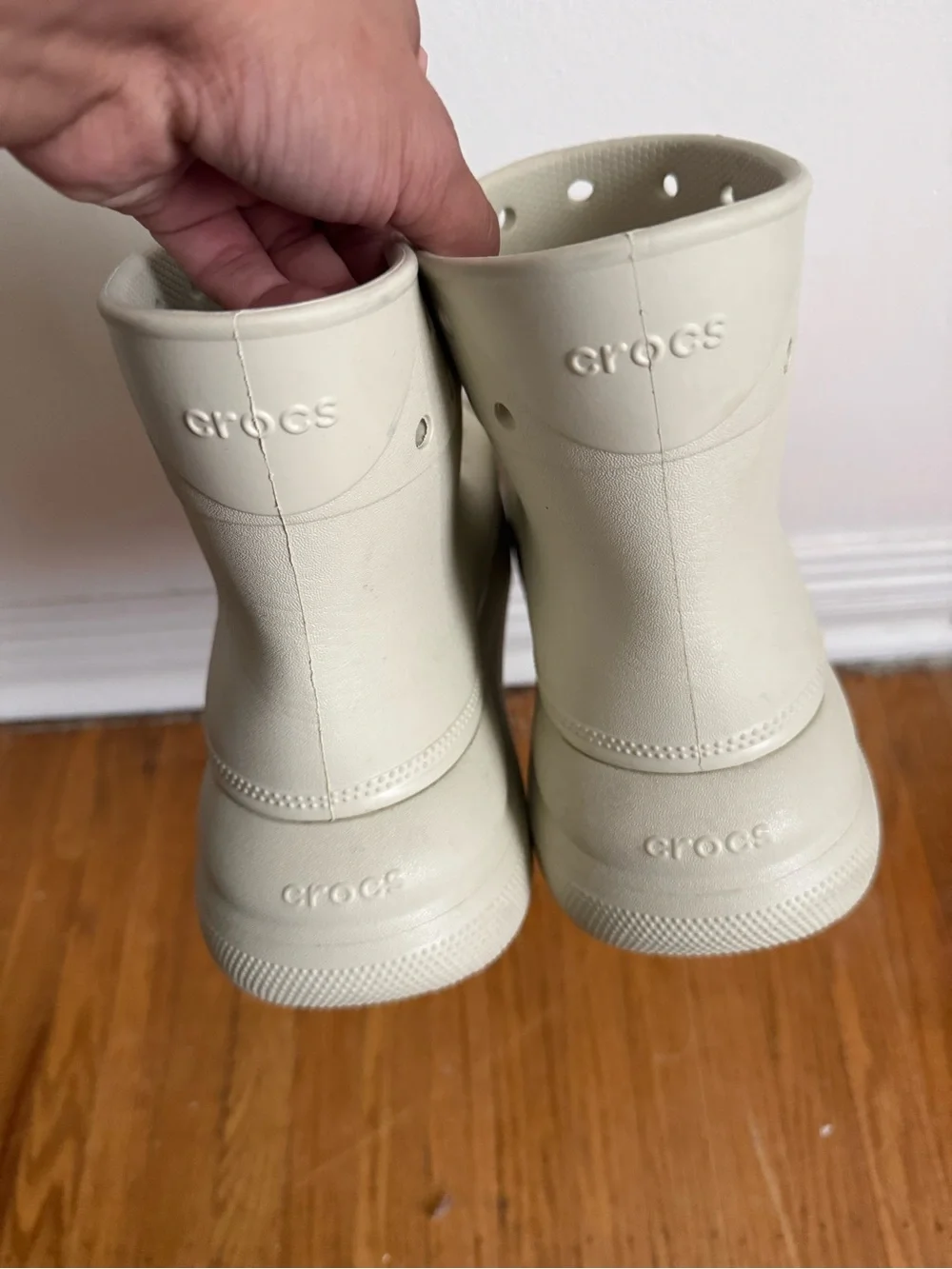 CROCS women’s platform Cream Off-White Rain & Snow Boots